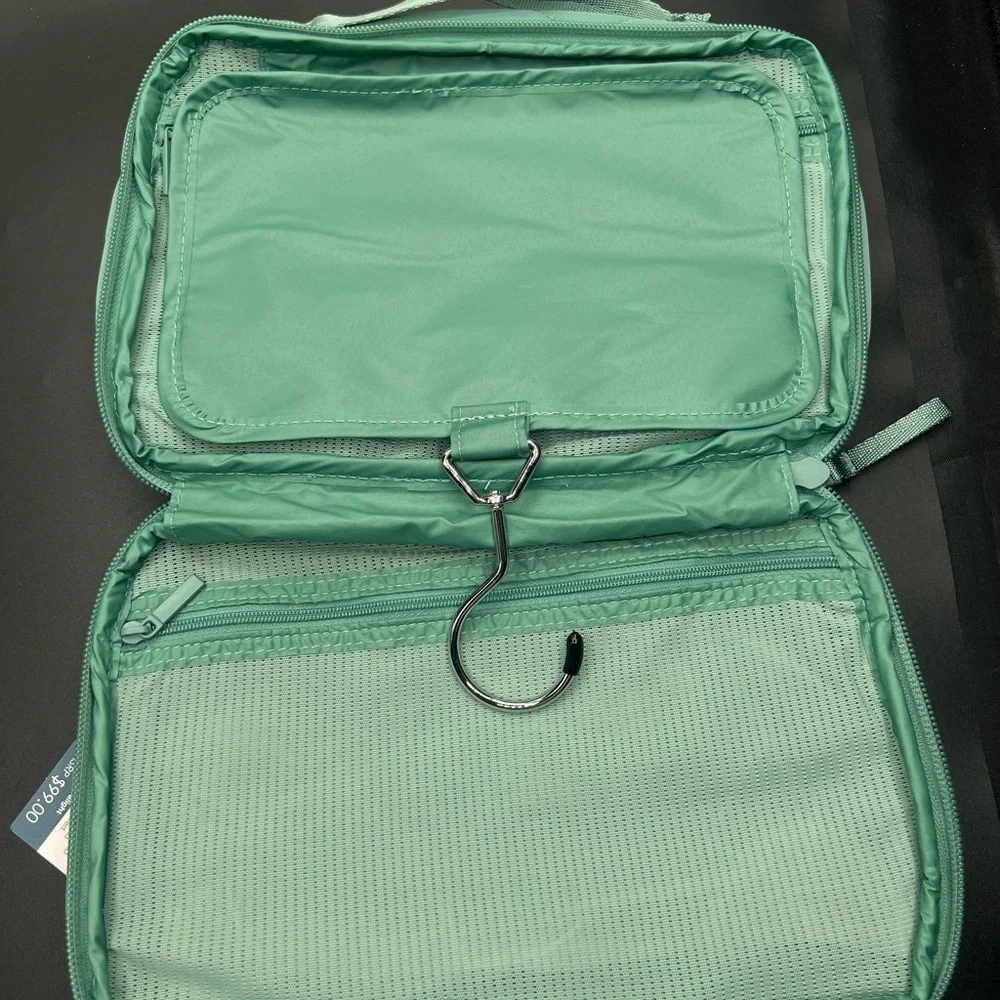 Vera Bradley Hanging Travel Organizer NWT